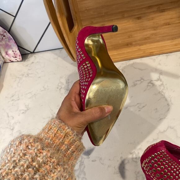 Betsey Johnson Faalyn Fuschia Studded Pointed Toe heels rocker size 6.5 quirky - Picture 9 of 10